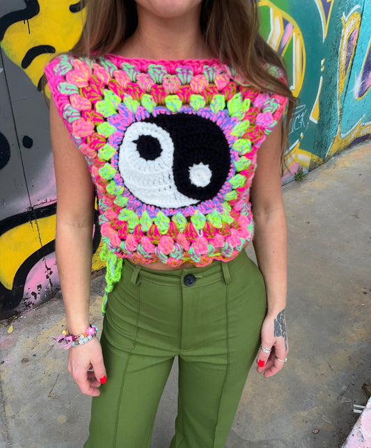 Yinyang top